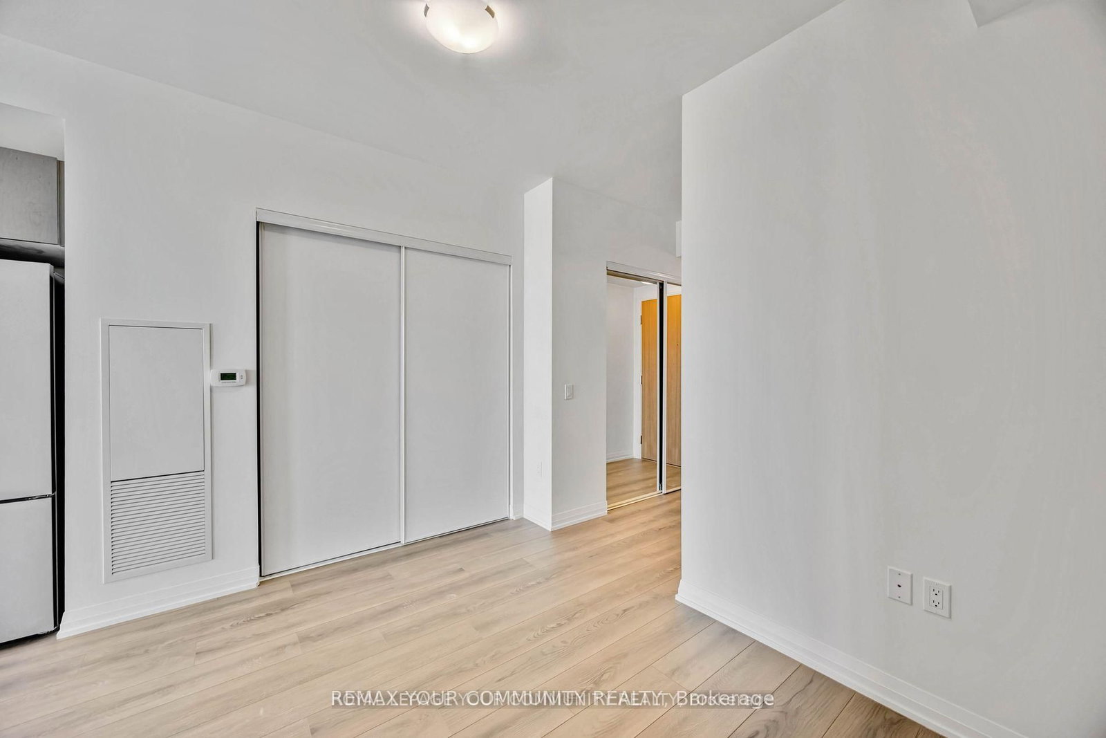 8960 Jane Street, Unit 429 - Photo 8