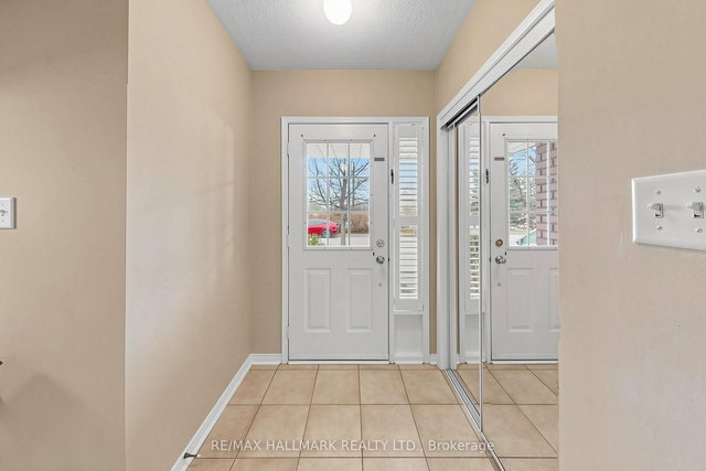 72 Walkview Crescent