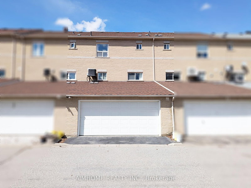 74 Sunway Sq, Markham, L3P 7X5 | Image 2