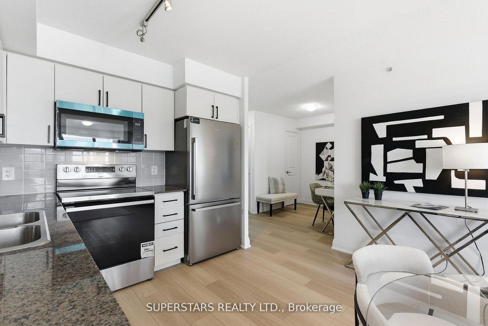 372 Highway 7 E Road, Unit 606 - Photo 14