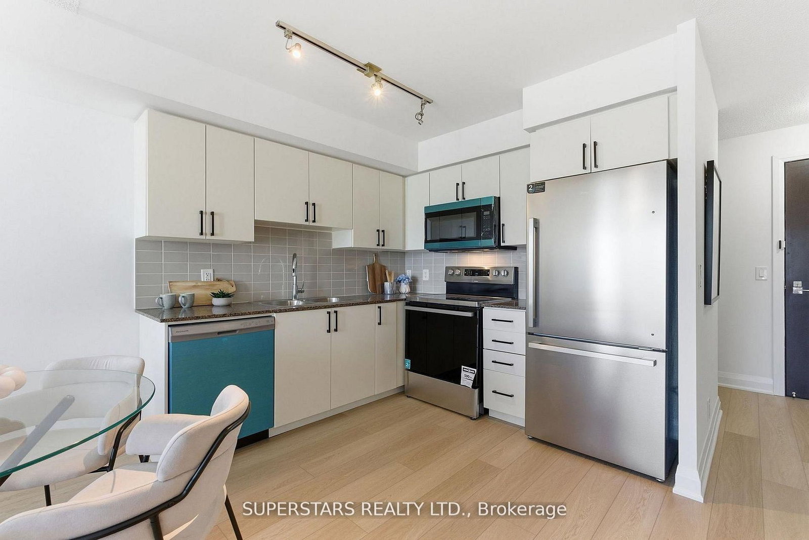 372 Highway 7 E Road, Unit 606 - Photo 15