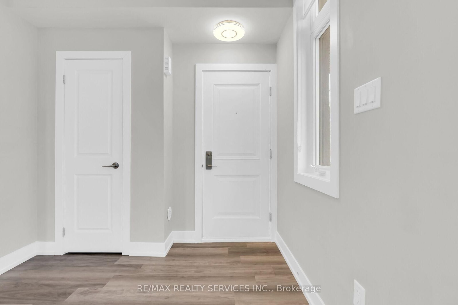 1 Bond Crescent, Unit 5 - Photo 10