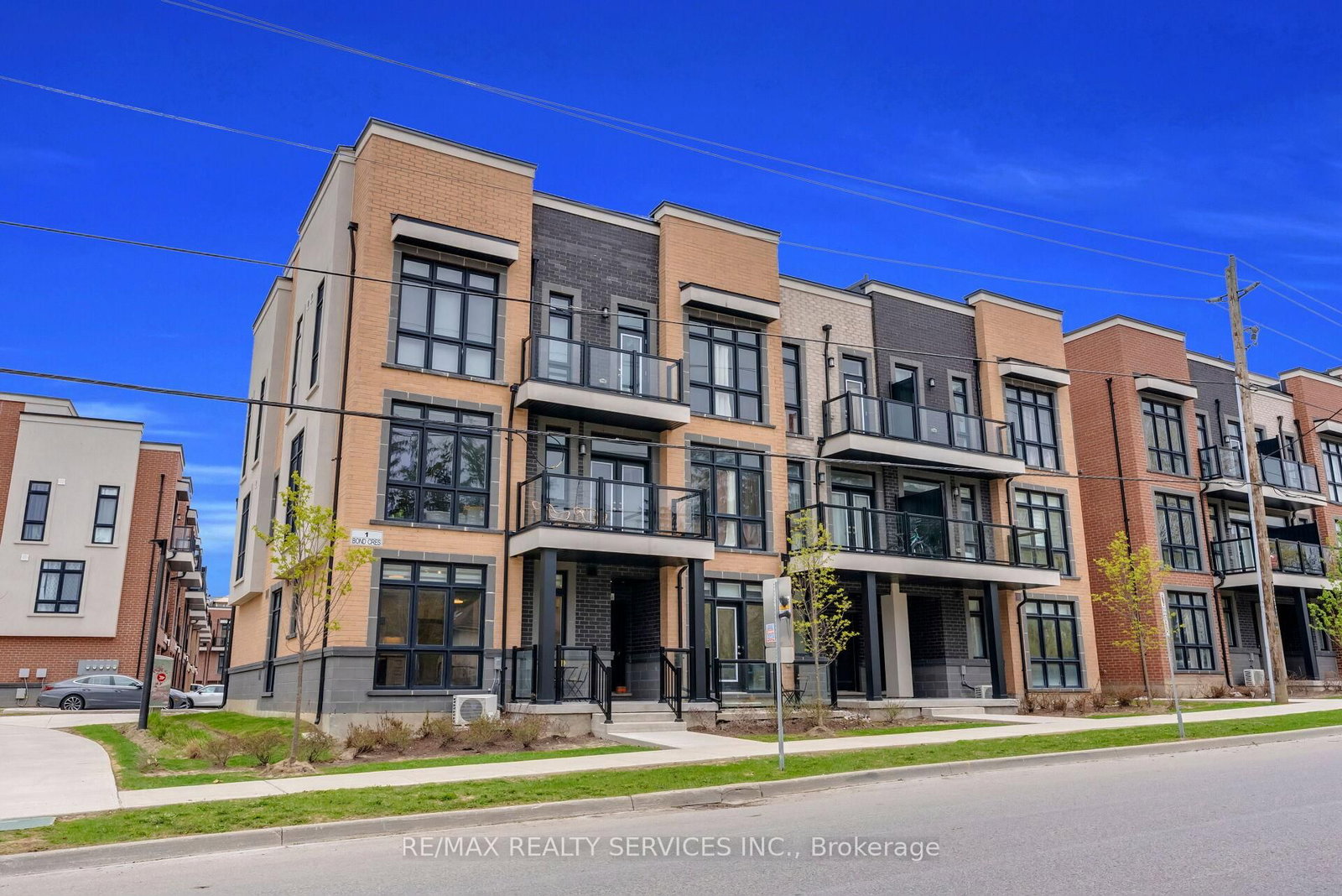 1 Bond Crescent, Unit 5 - Photo 2