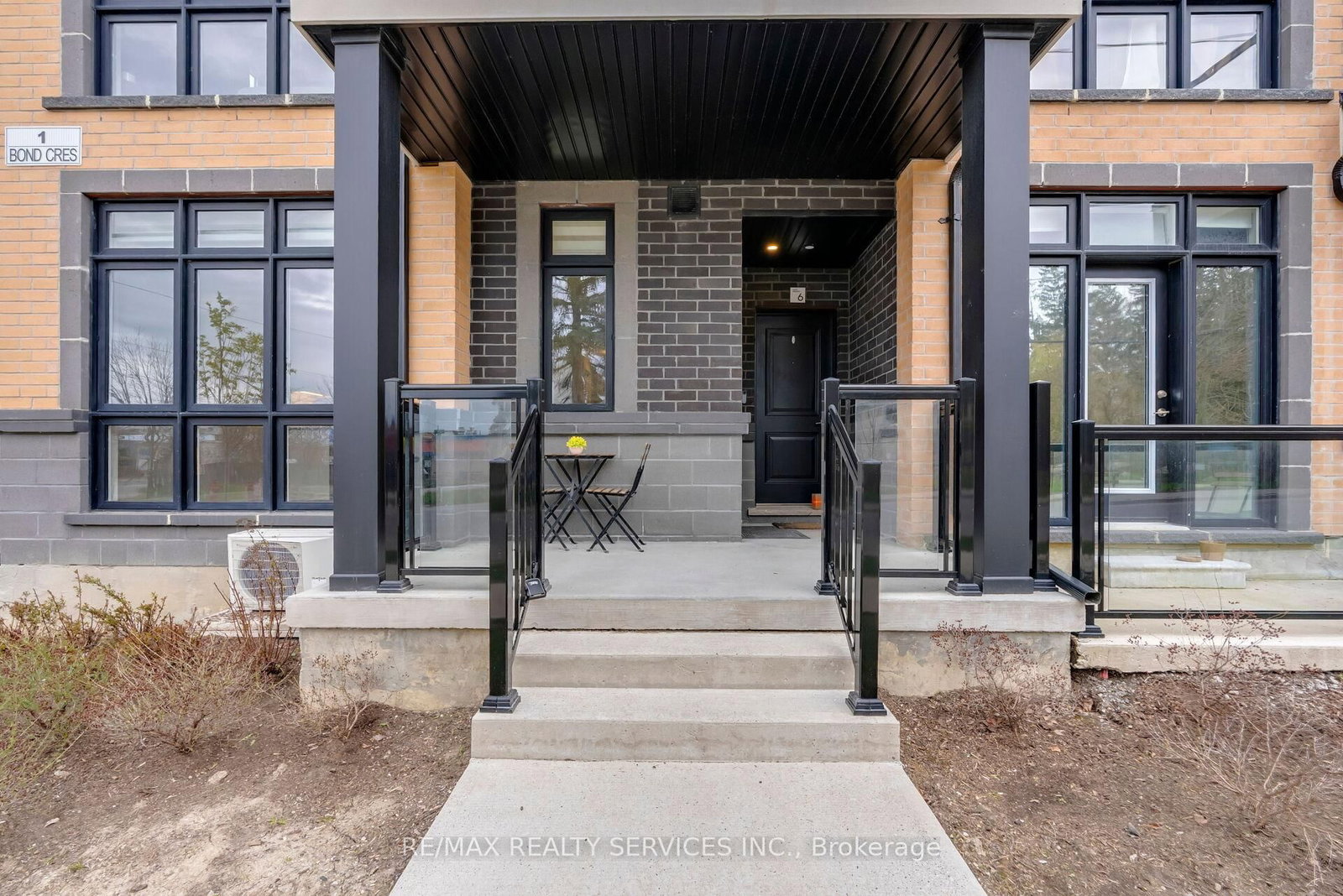 1 Bond Crescent, Unit 5 - Photo 5