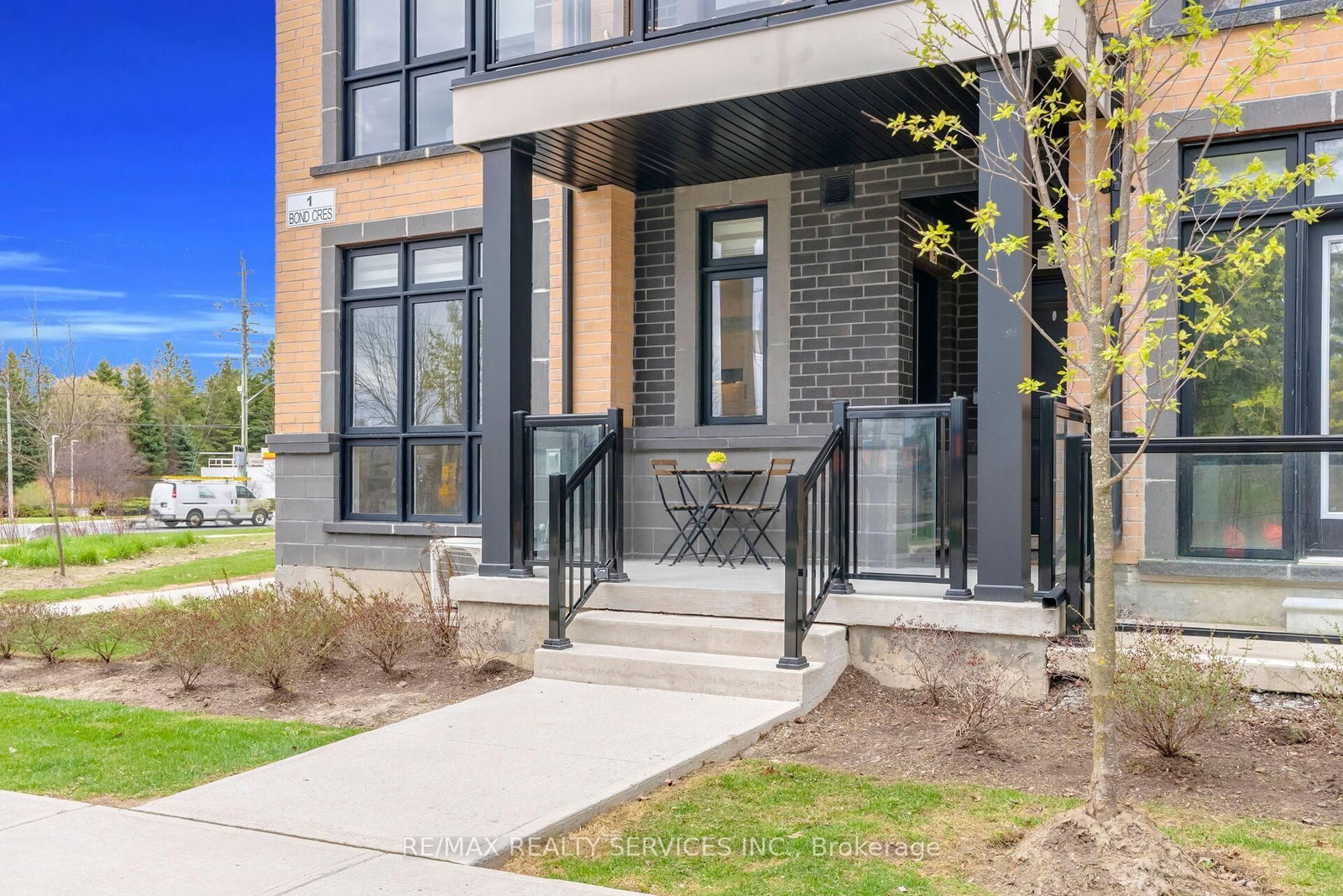 1 Bond Crescent, Unit 5 - Photo 6
