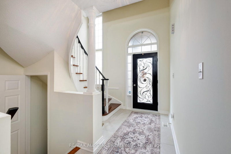 179 Drummond Dr, Vaughan, L6A 3C4 | Image 2
