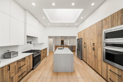 296 Lennox Avenue • Richmond Hill, ON photo 8