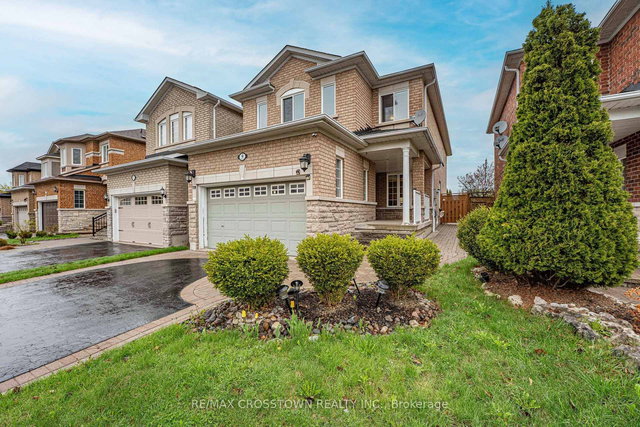 9 Coral Crescent
