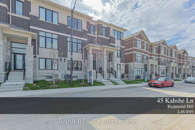45 Kahshe Lane W