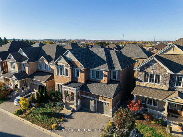 63 Ken Sinclair Crescent