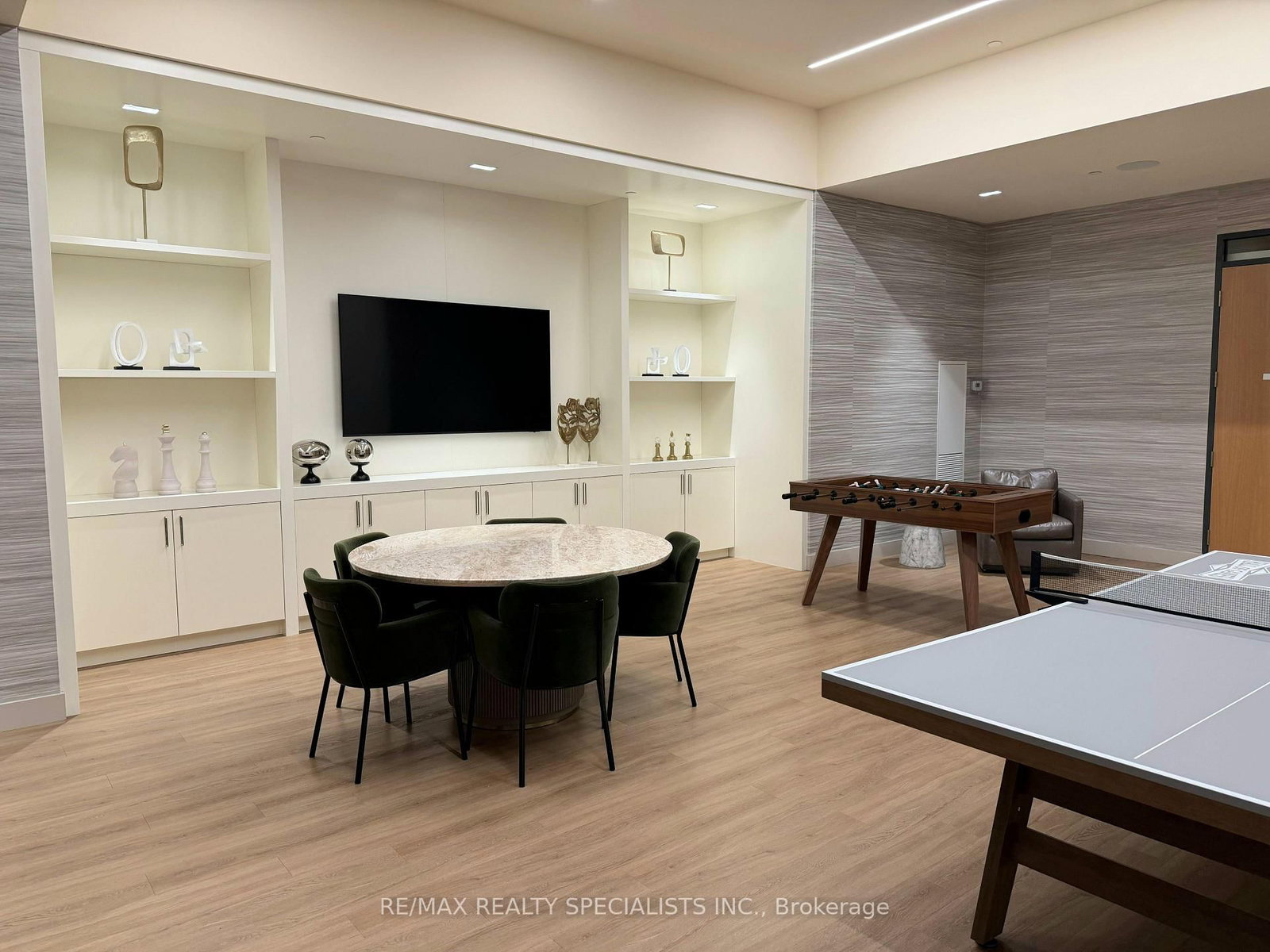 8960 Jane Street, Unit 2017 - Photo 13