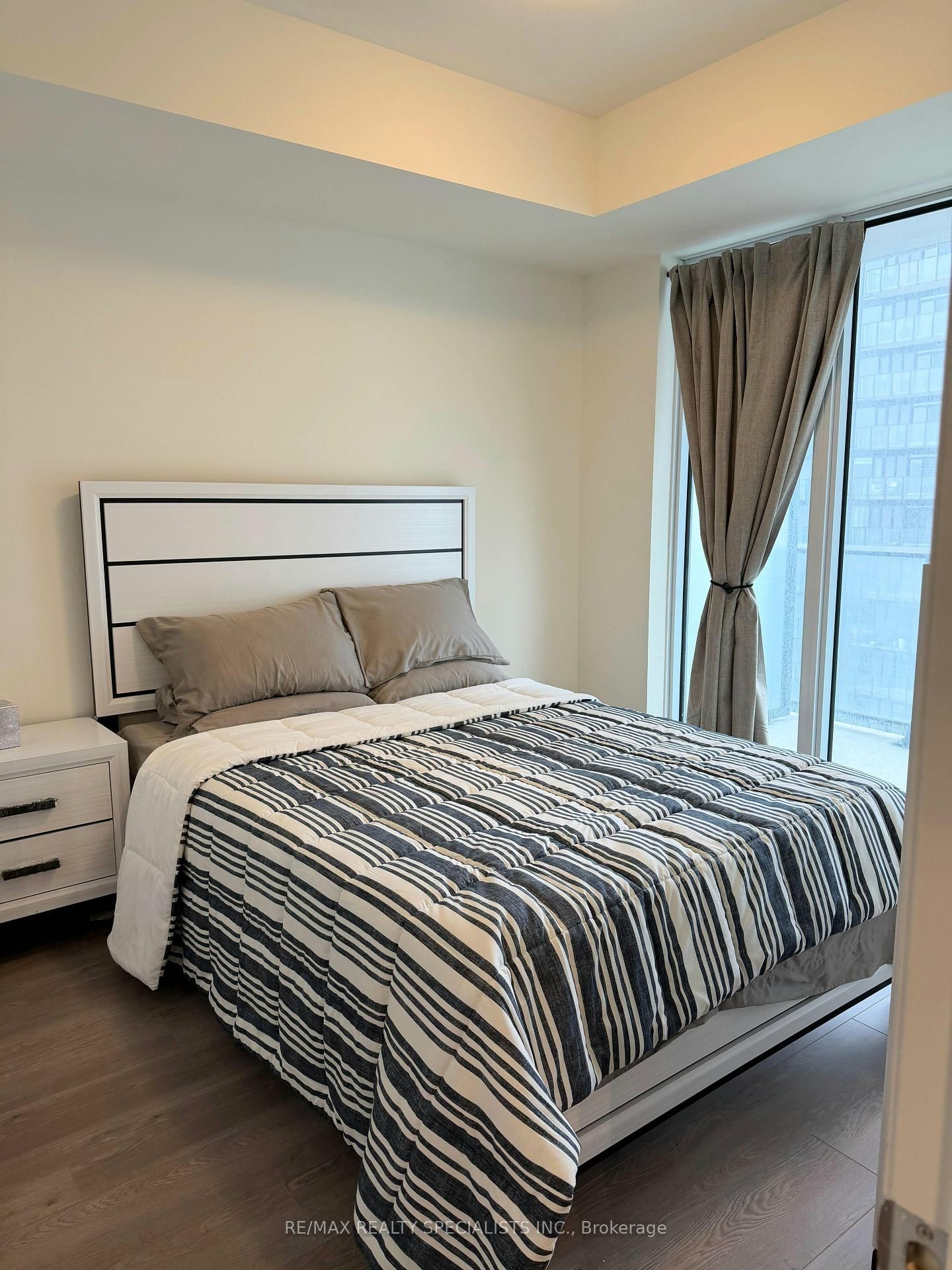 8960 Jane Street, Unit 2017 - Photo 7