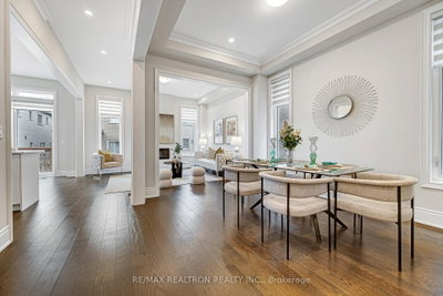 7 Sweet Gale Crescent • Richmond Hill, ON photo 8