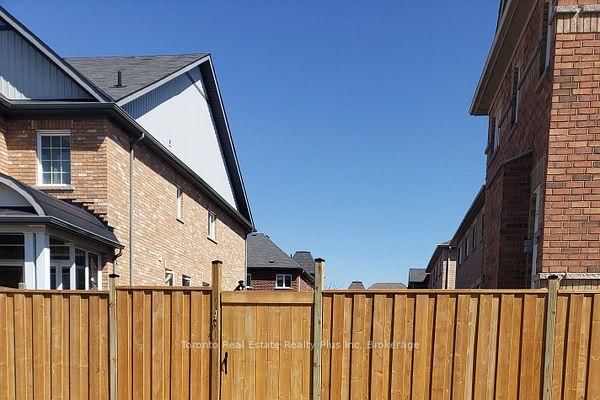 32 Turnhouse Crescent