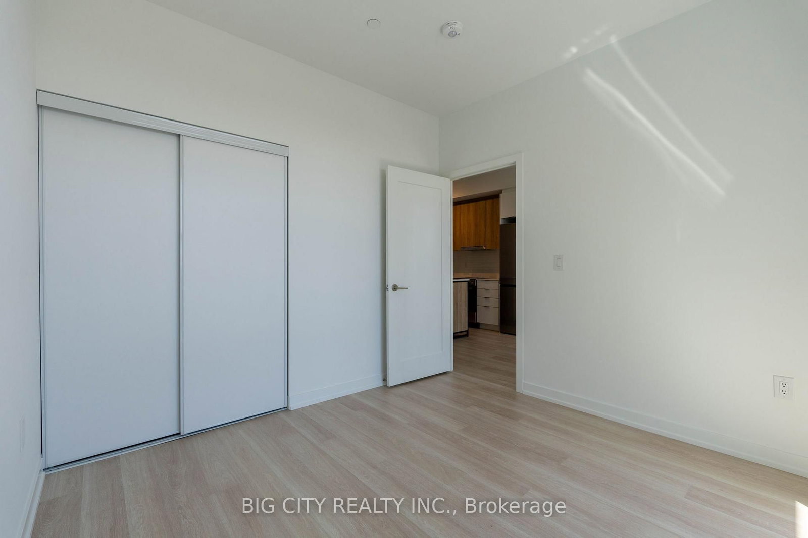 9763 Markham Road, Unit 1812 - Photo 10