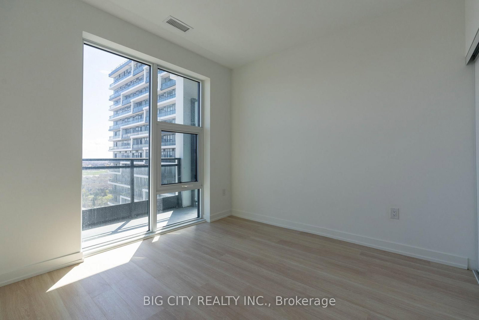 9763 Markham Road, Unit 1812 - Photo 9