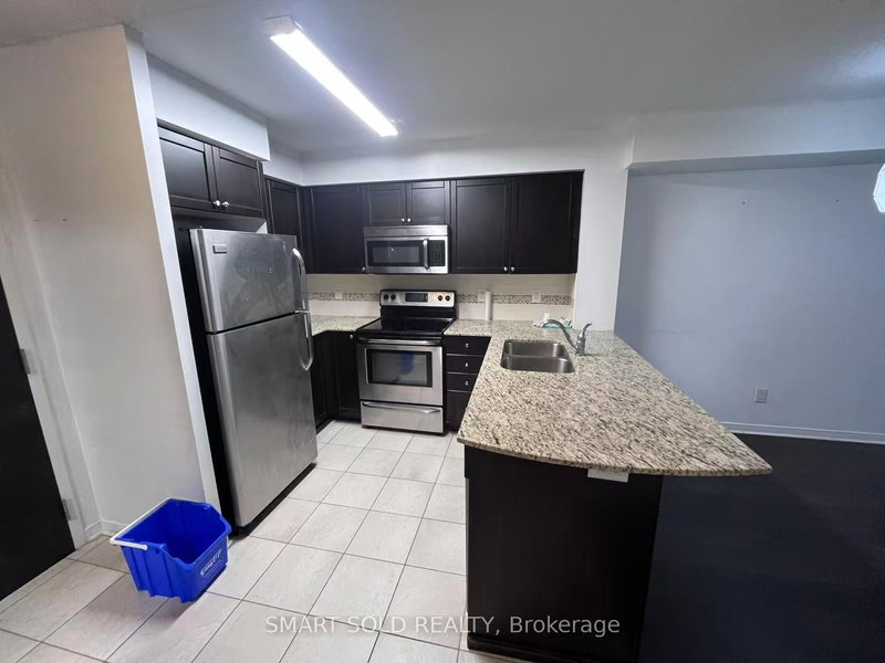 512 - 73 King William Cres, Richmond Hill, L4B 0C2 | Image 3