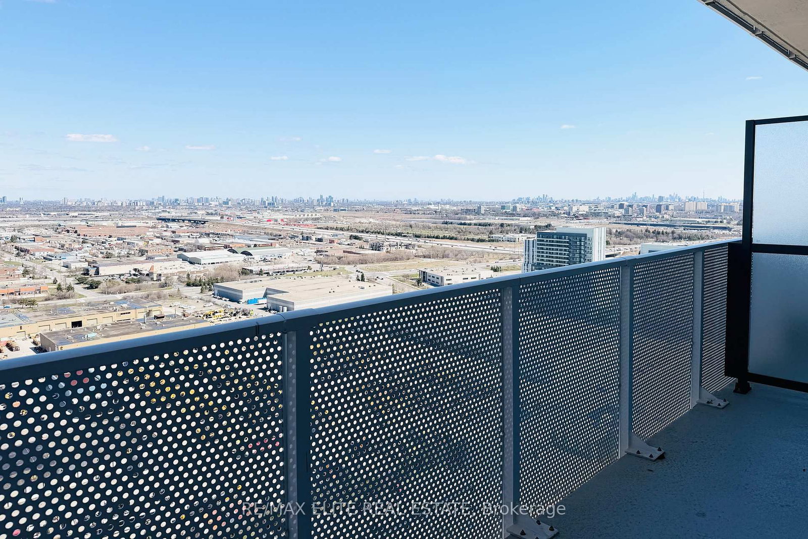 28 Interchange Way, Unit 3307 - Photo 7