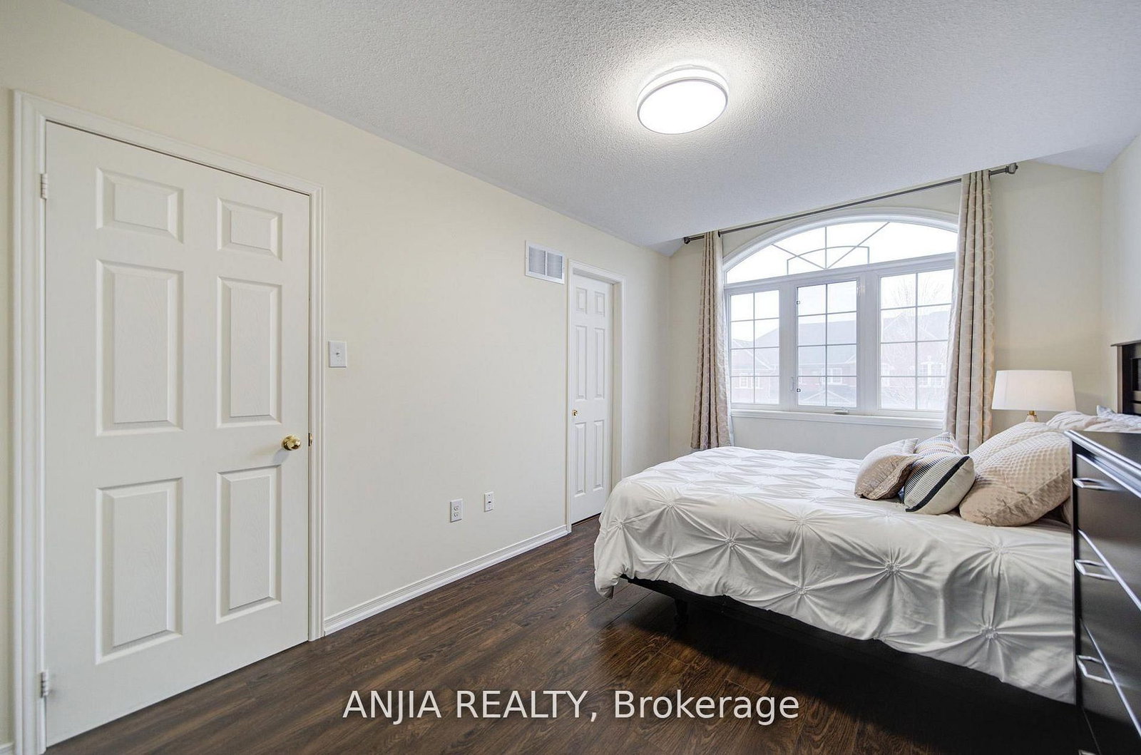 1124 Bur Oak Avenue - Photo 16
