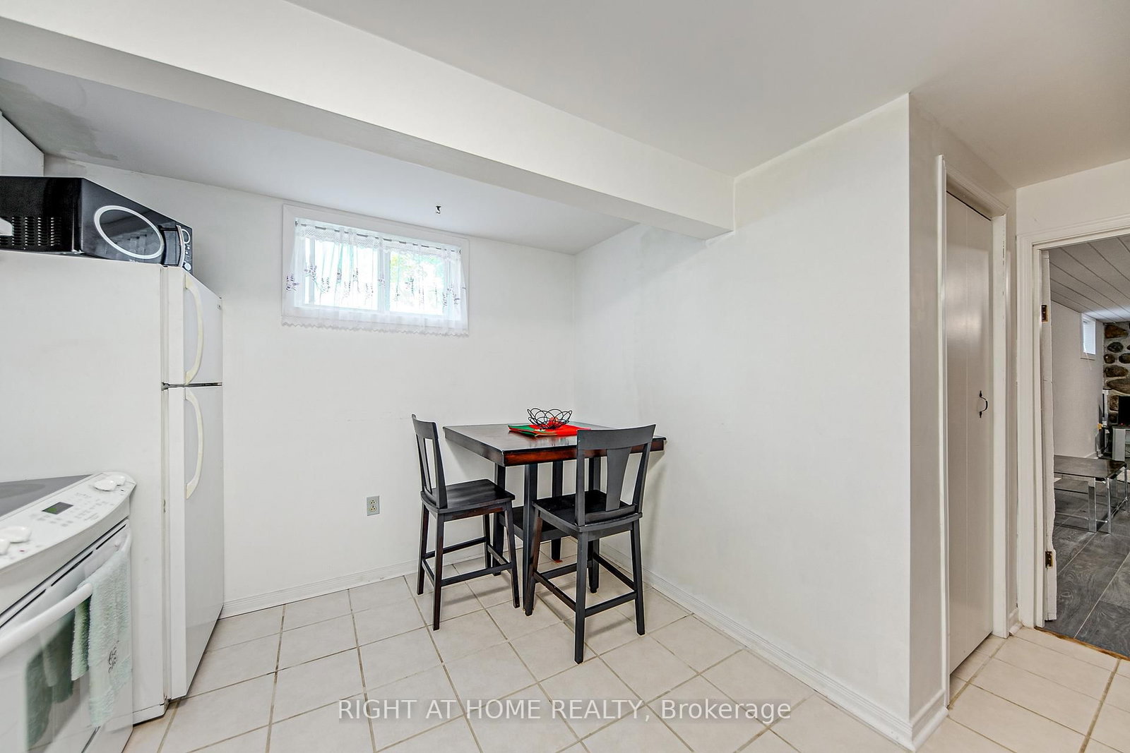 148 Riverglen Drive, Unit Basement - Photo 10