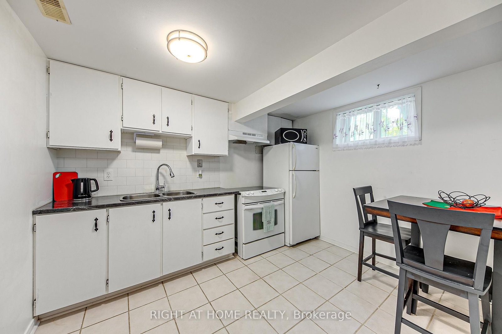 148 Riverglen Drive, Unit Basement - Photo 8