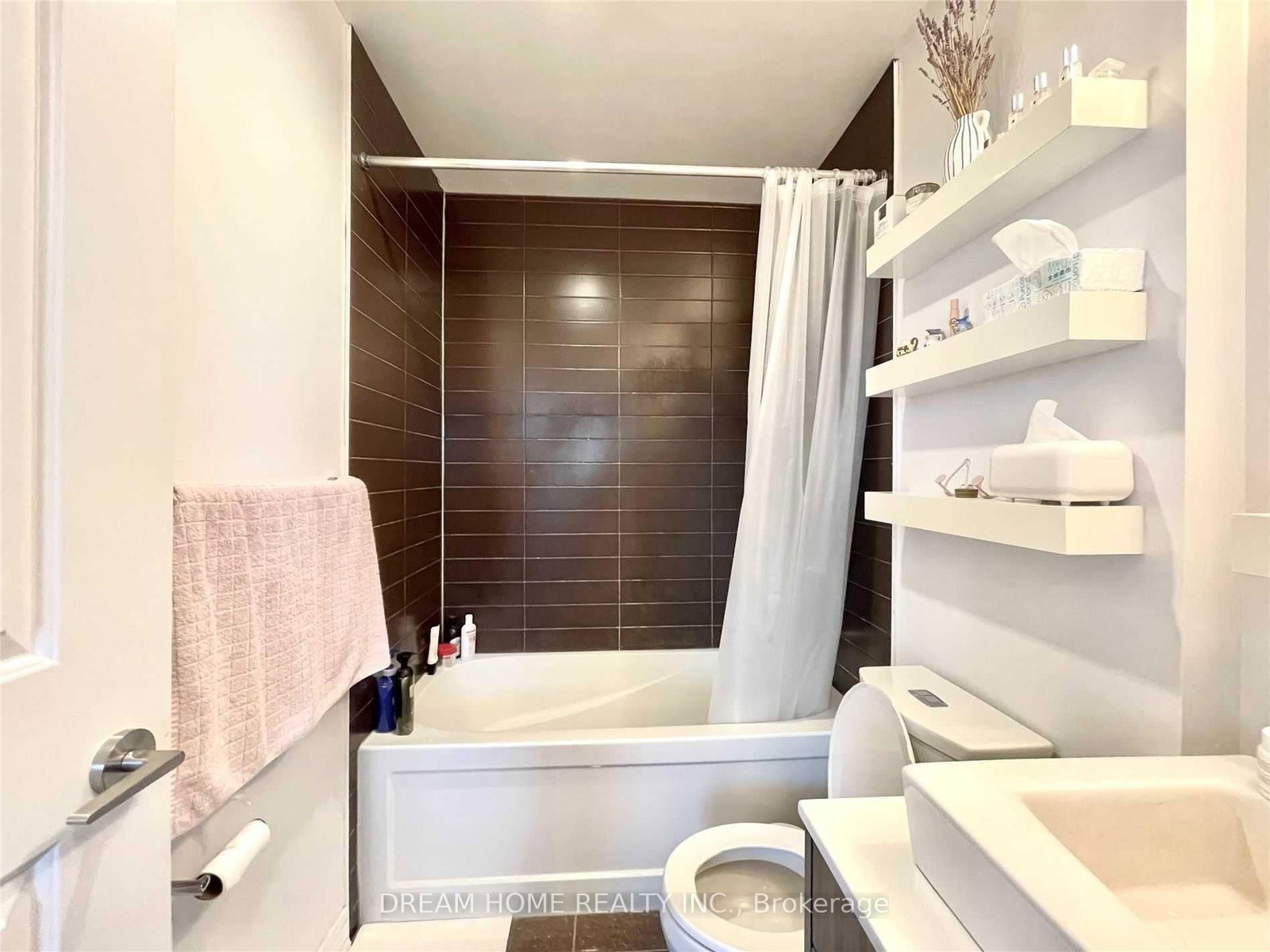 9201 Yonge Street, Unit 2204 - Photo 11