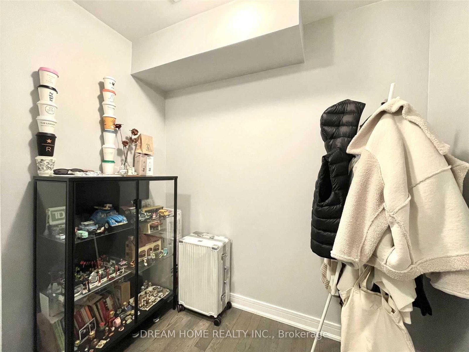 9201 Yonge Street, Unit 2204 - Photo 13