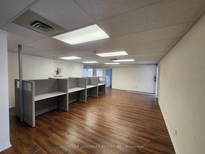 2 - 160 West Beaver Creek Rd, Richmond Hill, L4B 1B4 | Image 3