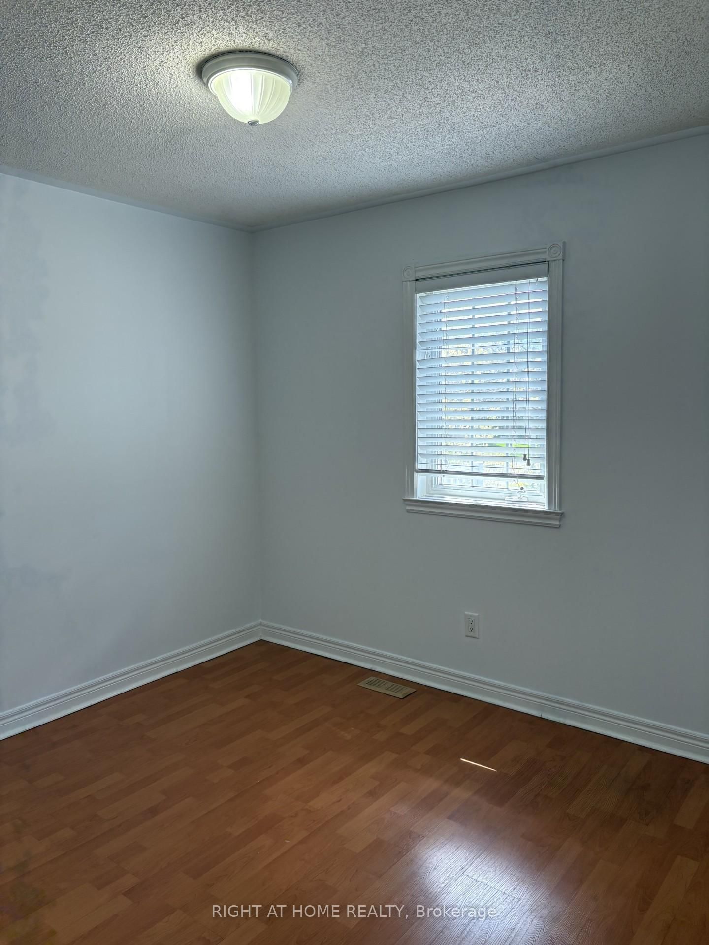 48 Grand Valley Boulevard • Vaughan, ON photo 10