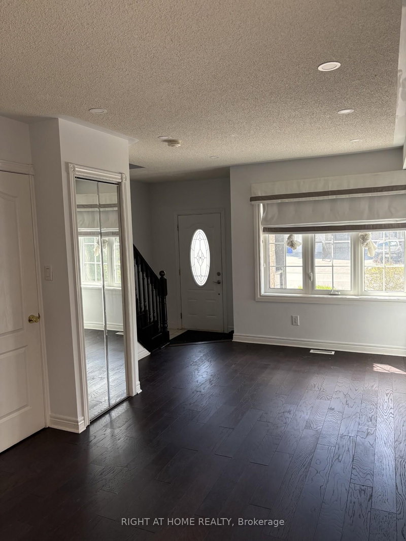 48 Grand Valley Boulevard