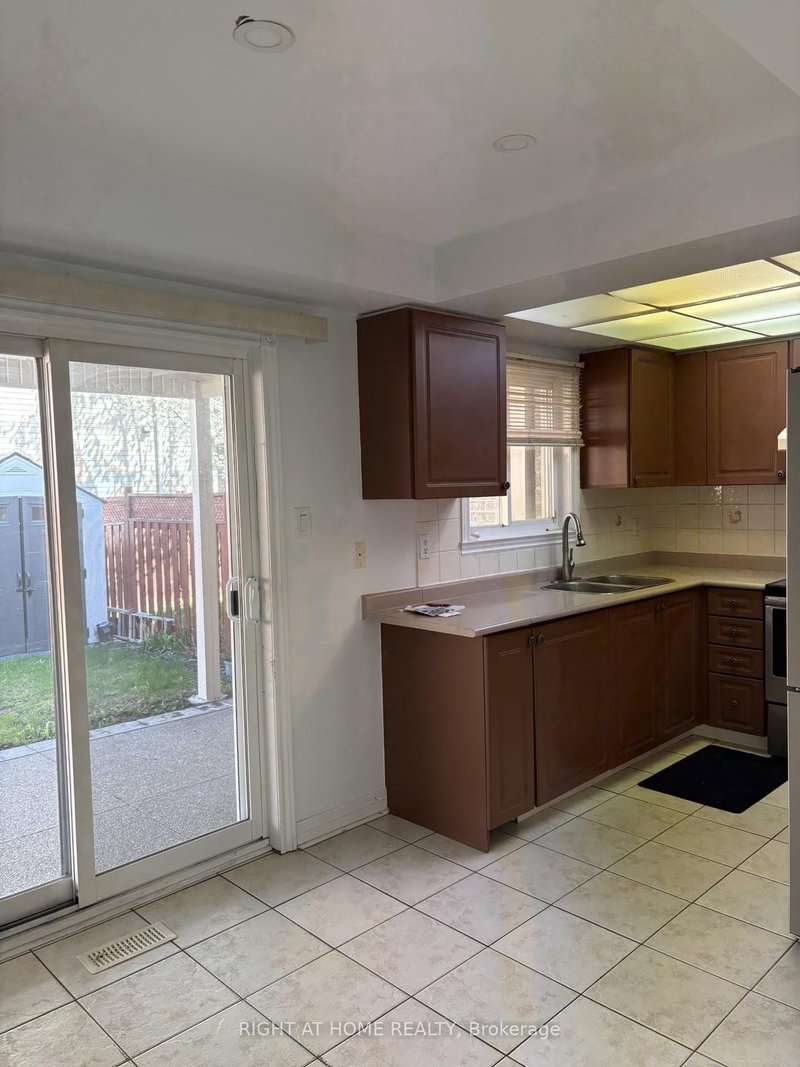 48 Grand Valley Boulevard
