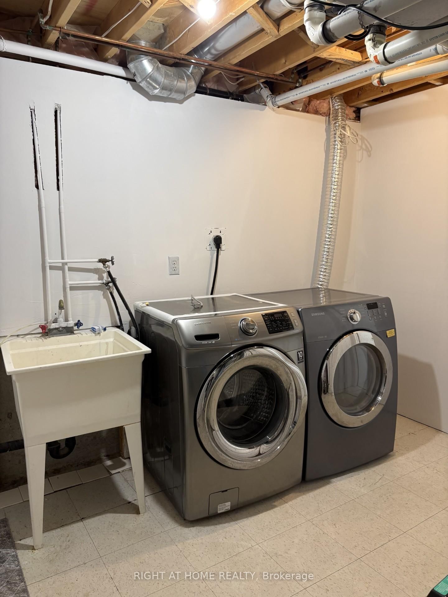48 Grand Valley Boulevard • Vaughan, ON photo 6