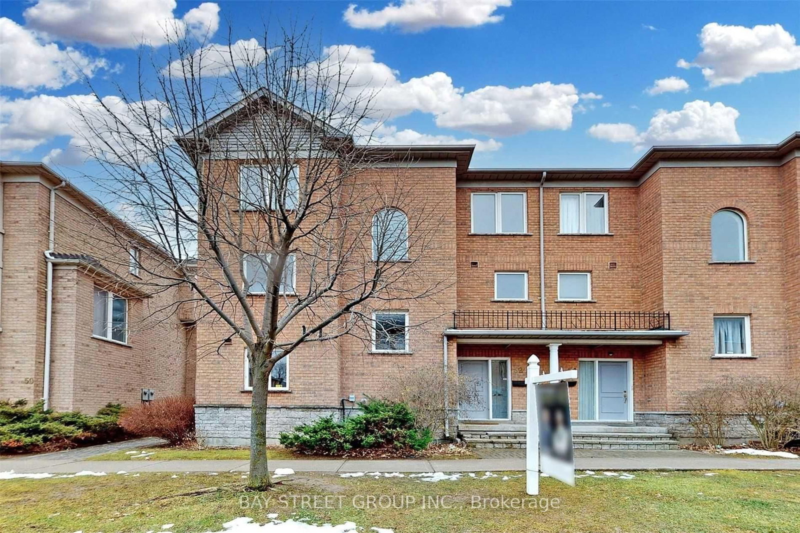52 Leitchcroft Crescent