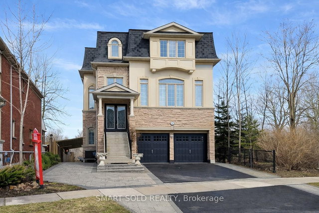 72 Headwater Crescent