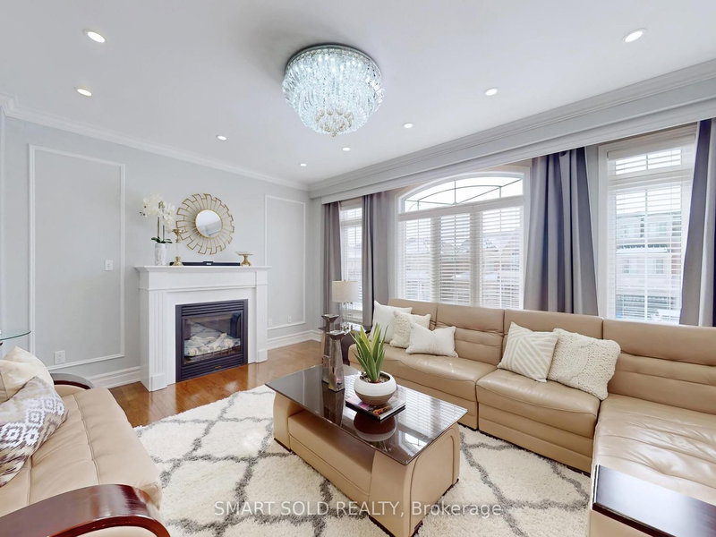 72 Headwater Cres, Richmond Hill, L4E 0T2 | Image 2