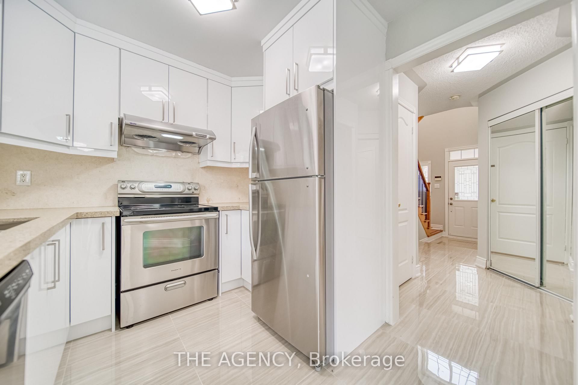 48 Chiara Drive, Unit Main