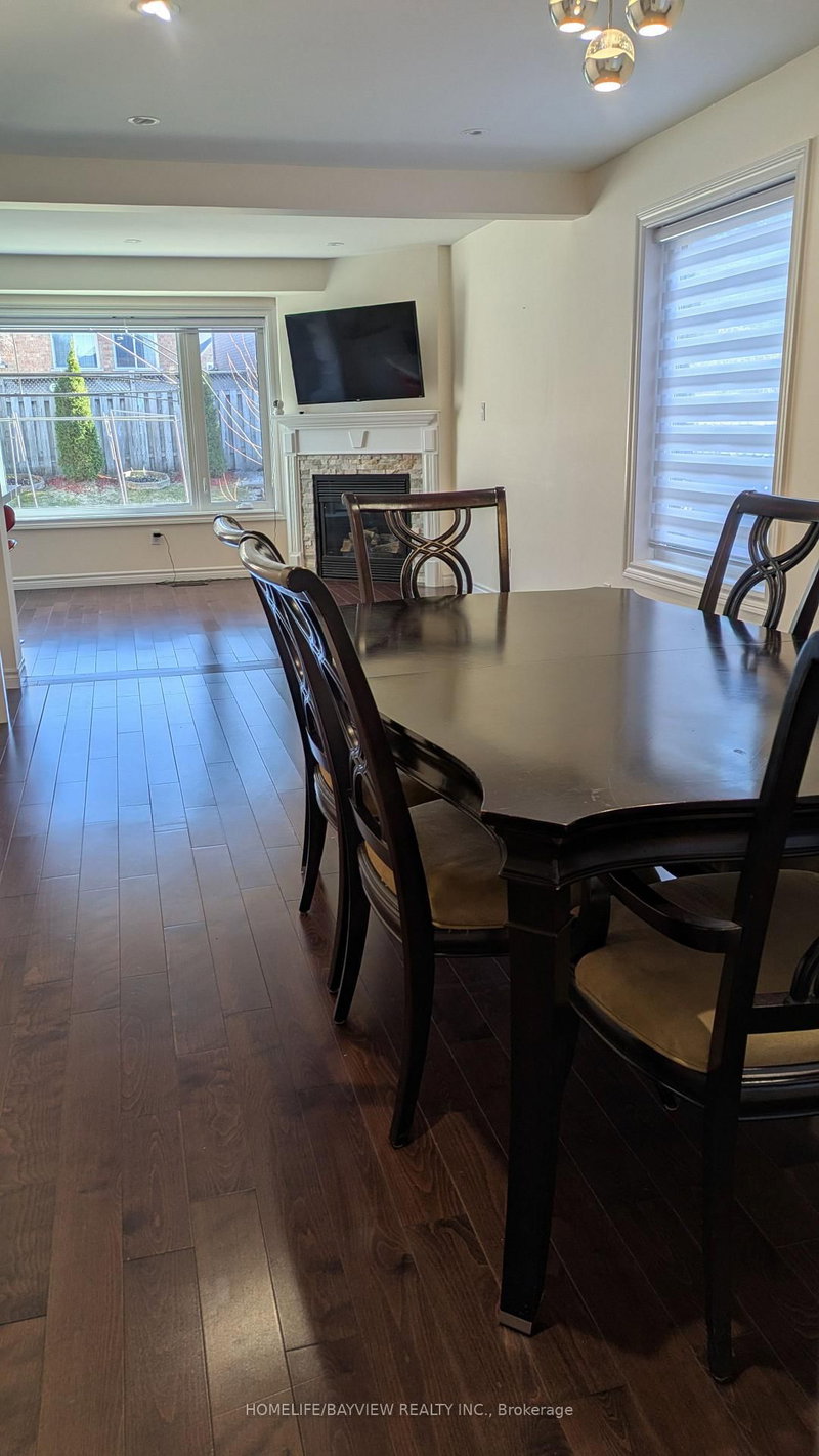 55 Woodhaven Cres, Richmond Hill, L4E 3T2 | Image 2