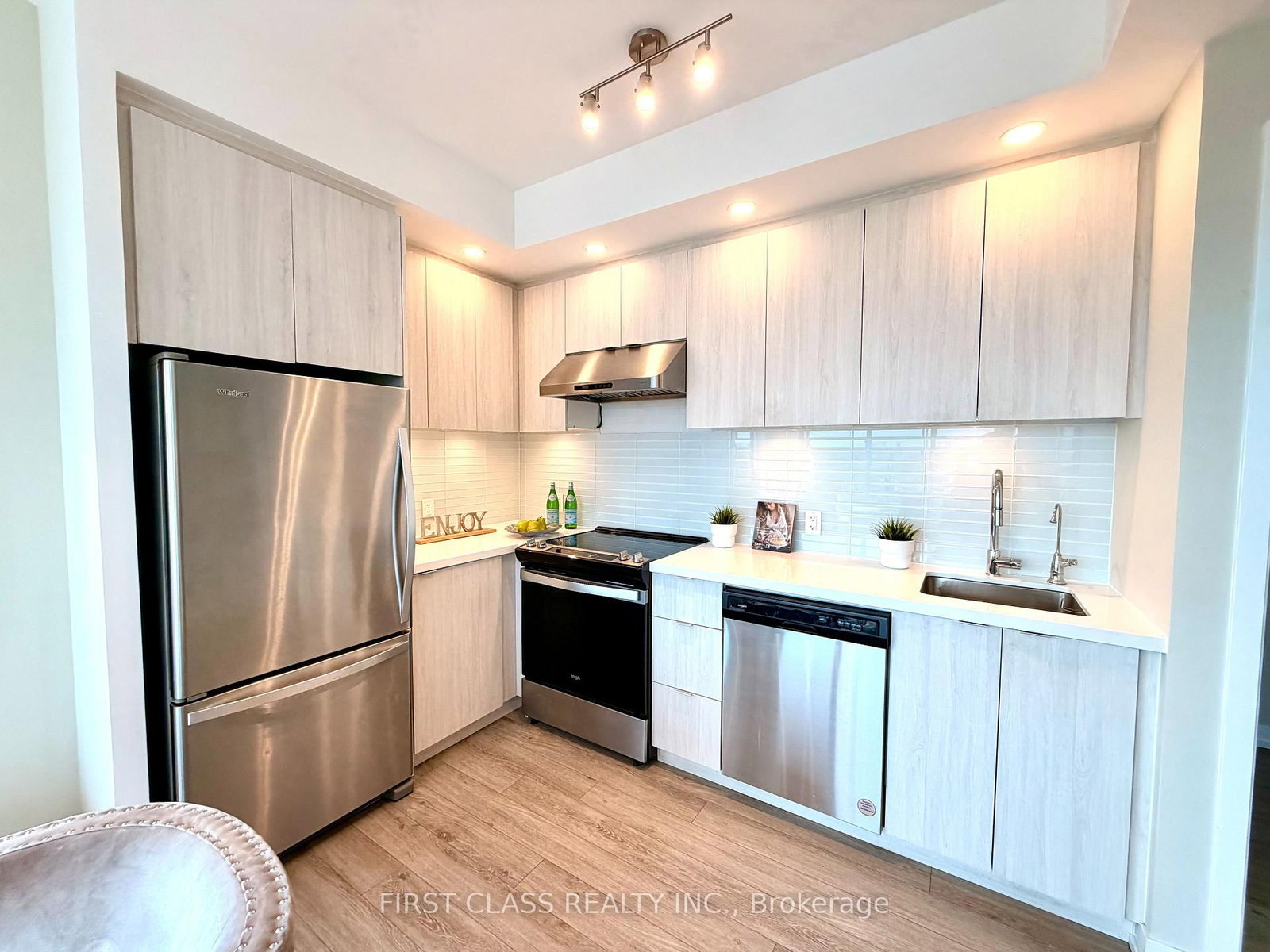 8868 Yonge Street, Unit 1508 - Photo 7