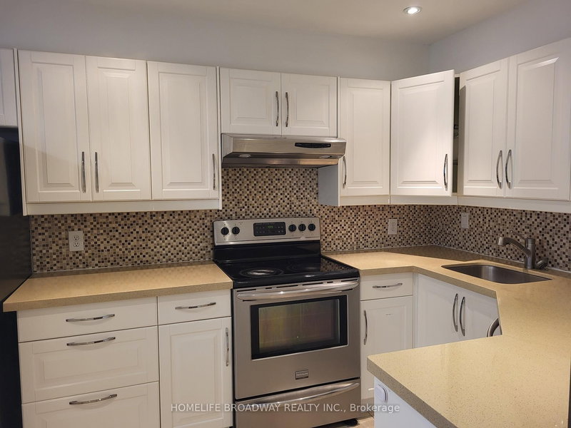 44 - 151 Townsgate Dr, Vaughan, L4J 8J7 | Image 3