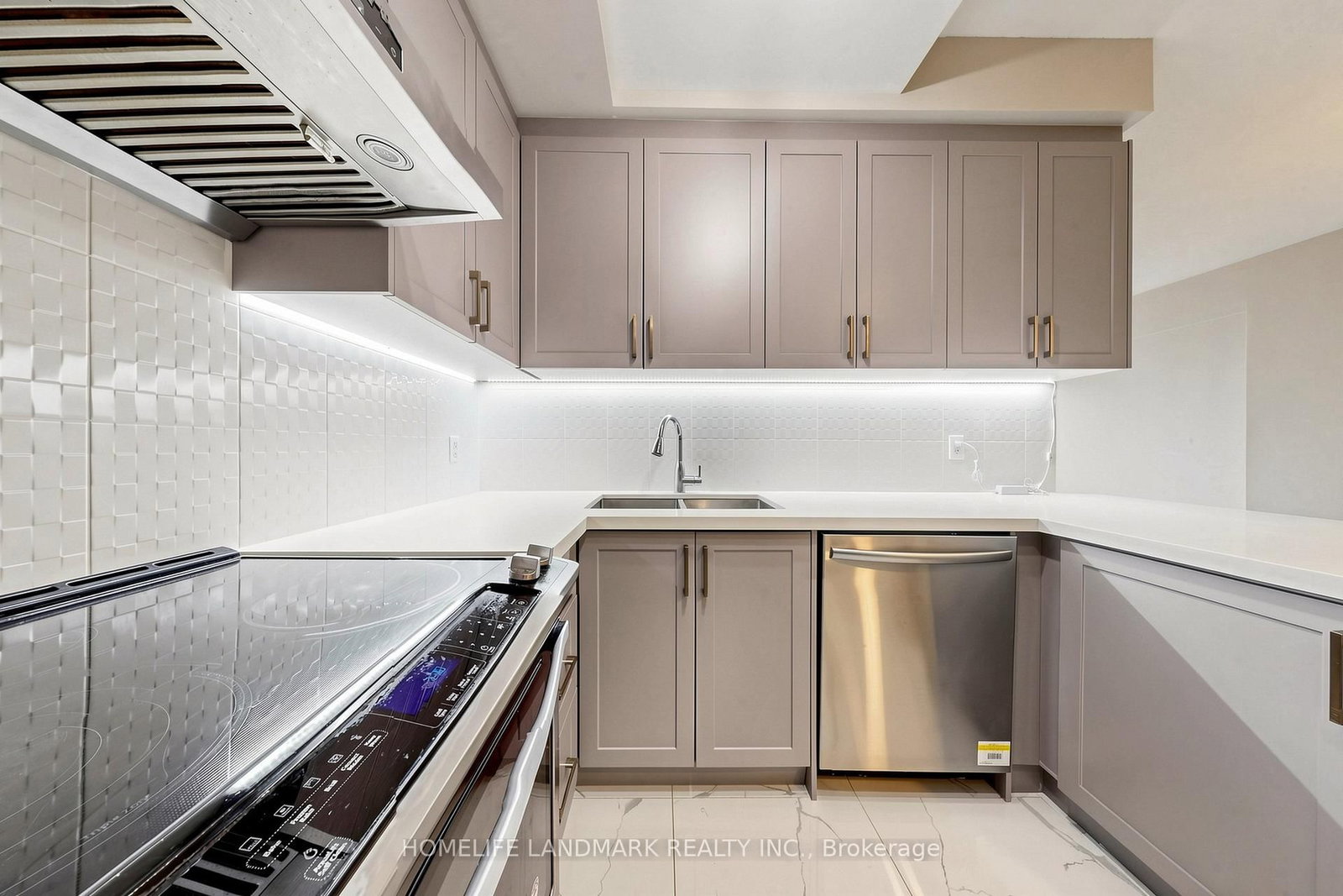 21 Upper Duke Crescent, Unit 314B - Photo 18