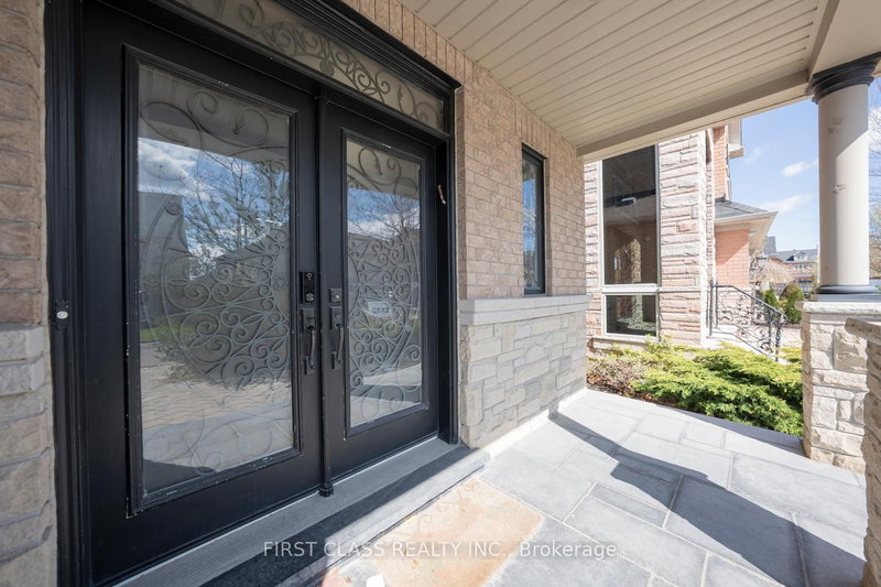 26 Shalom Aleichem Crt, Vaughan, L4J 0E5 | Image 2