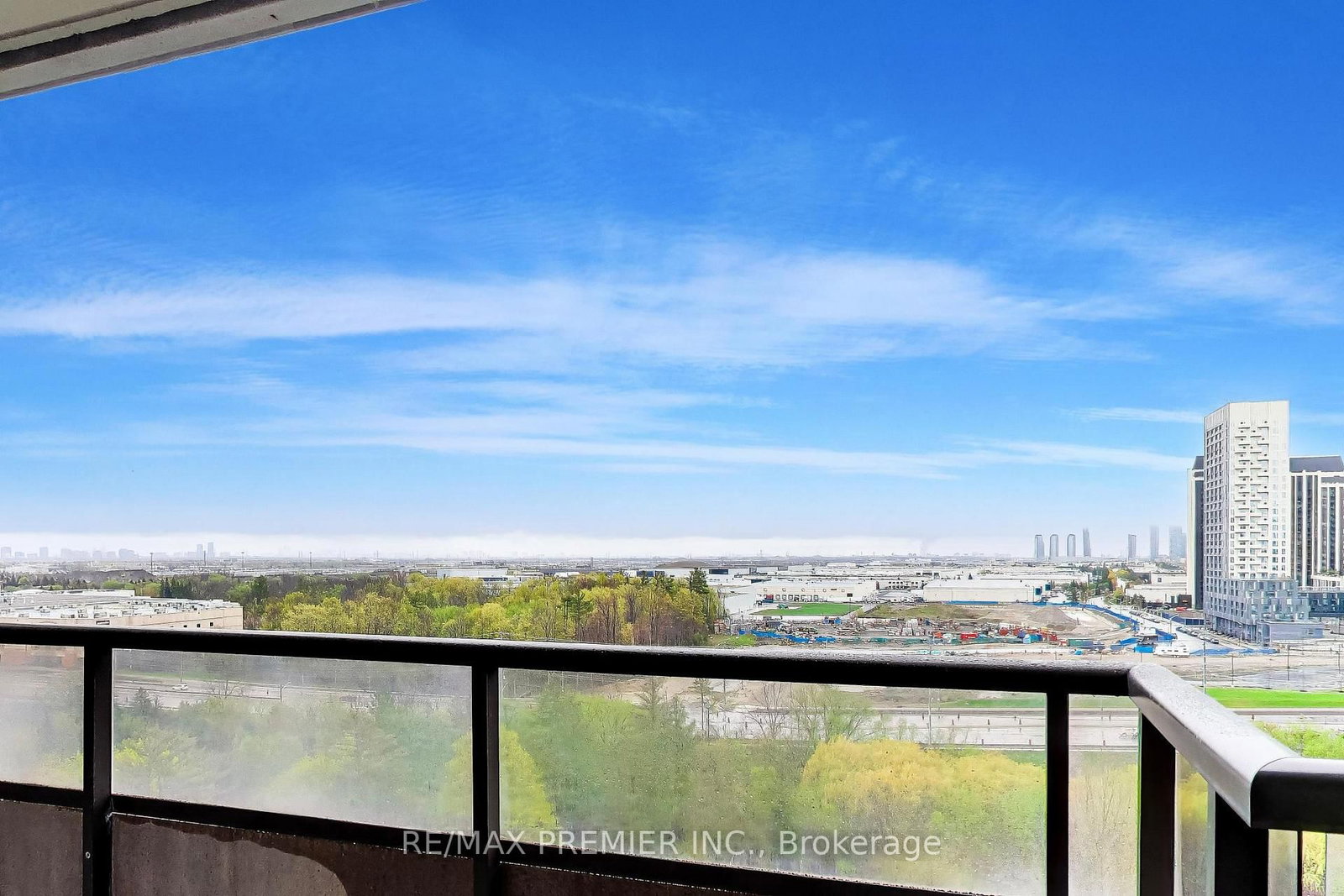 9245 Jane Street, Unit 1106 - Photo 20