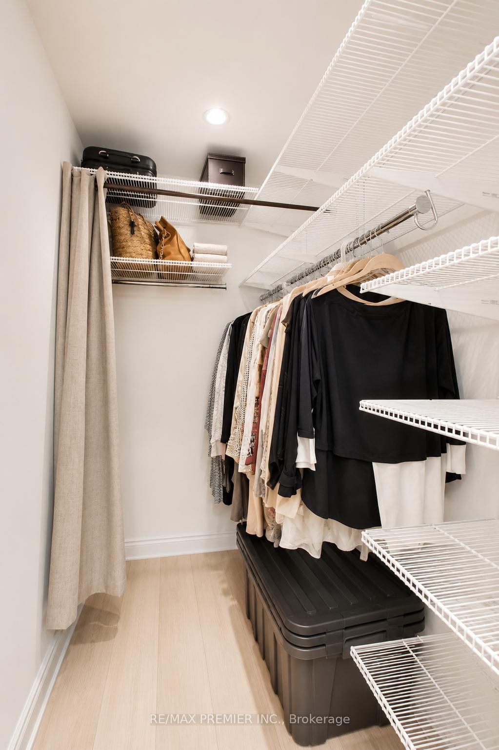 9245 Jane Street, Unit 1106 - Photo 25