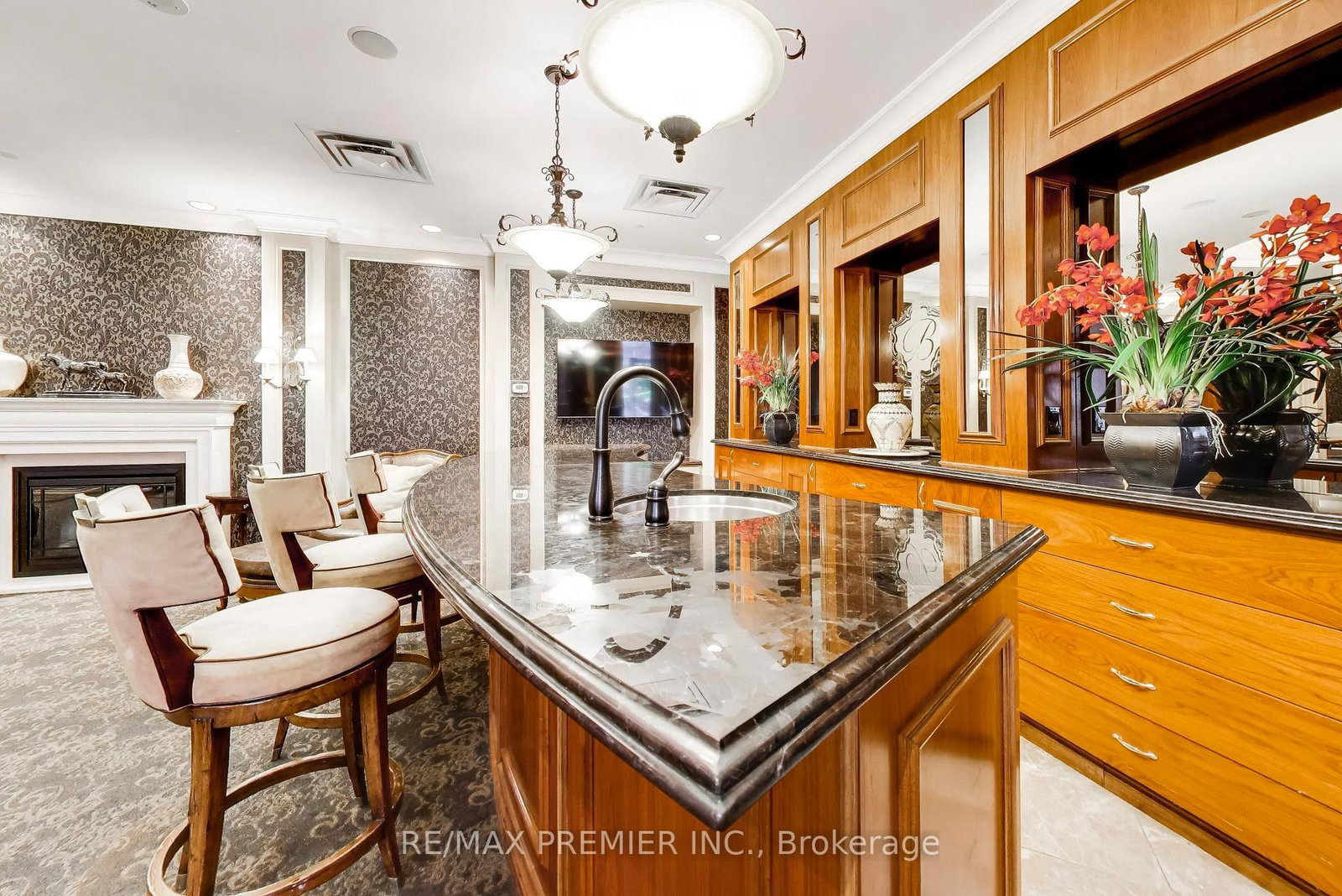 9245 Jane Street, Unit 1106 - Photo 36