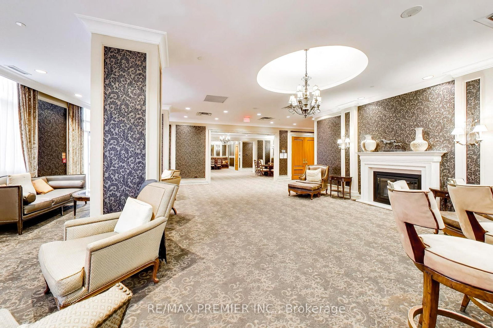 9245 Jane Street, Unit 1106 - Photo 37