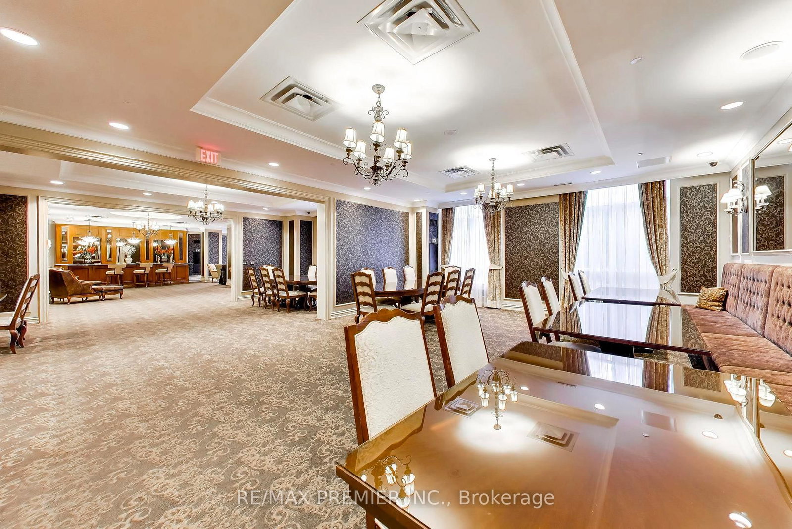 9245 Jane Street, Unit 1106 - Photo 38