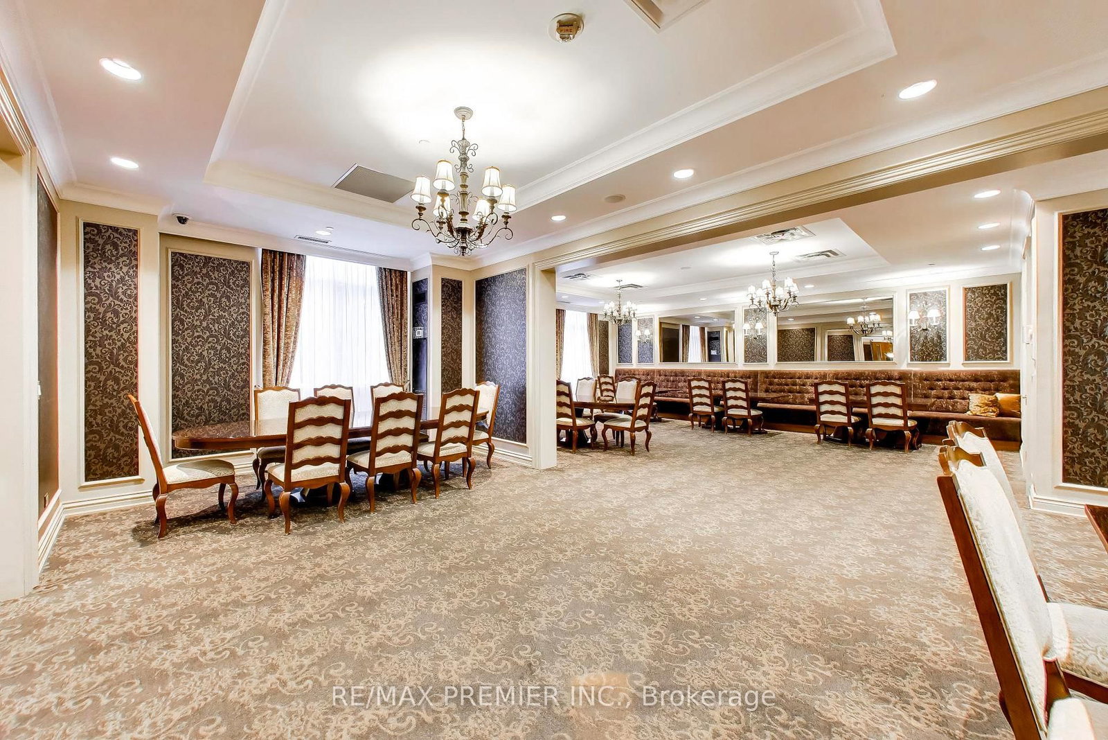 9245 Jane Street, Unit 1106 - Photo 39
