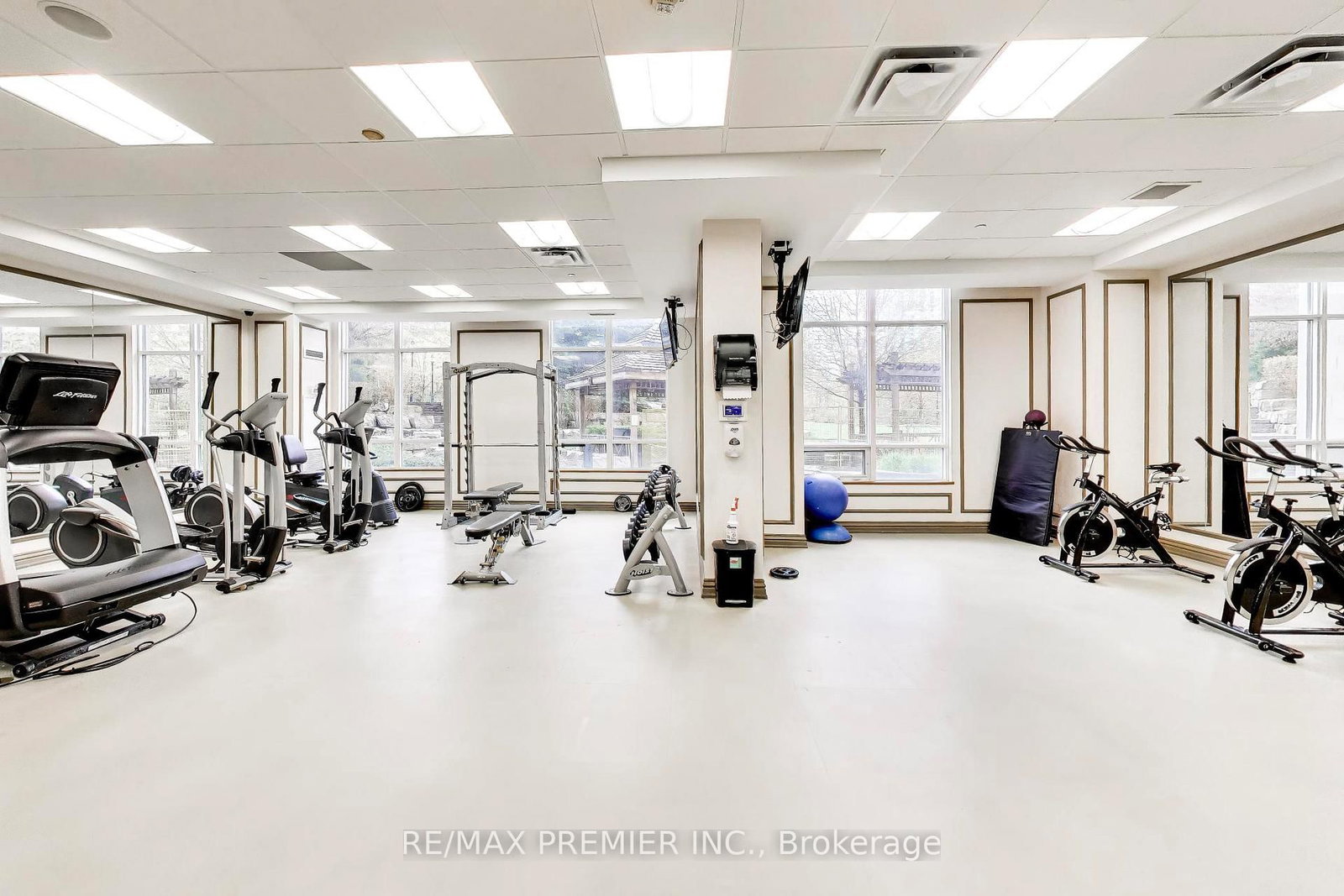 9245 Jane Street, Unit 1106 - Photo 44