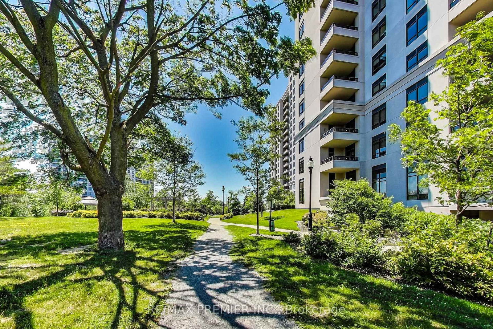 9245 Jane Street, Unit 1106 - Photo 46