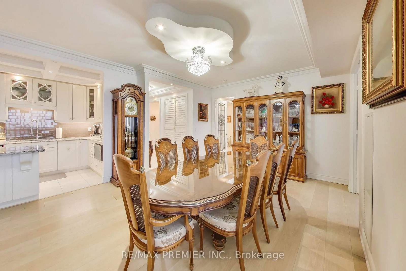 9245 Jane Street, Unit 1106 - Photo 8